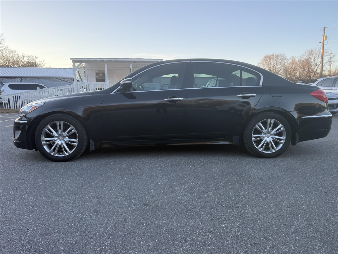 Hyundai Genesis  2012