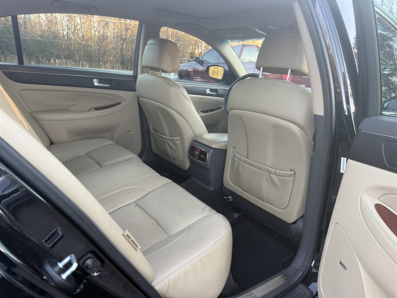 Hyundai Genesis  2012