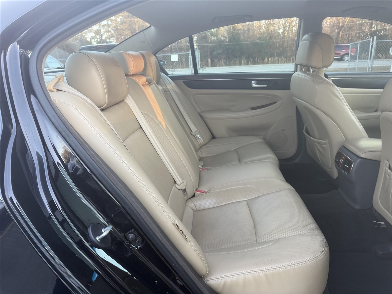 Hyundai Genesis  2012