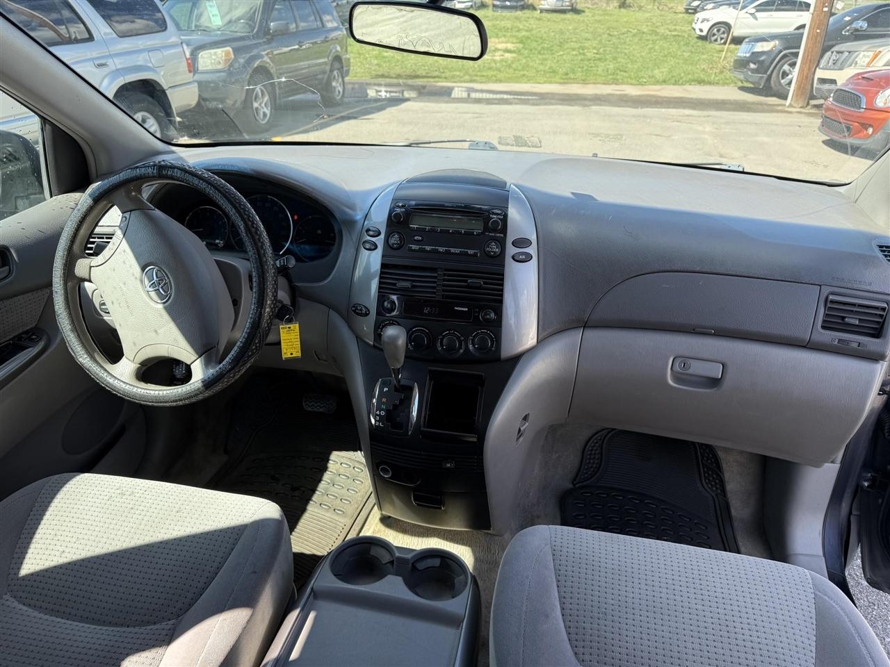 Toyota Sienna  2006