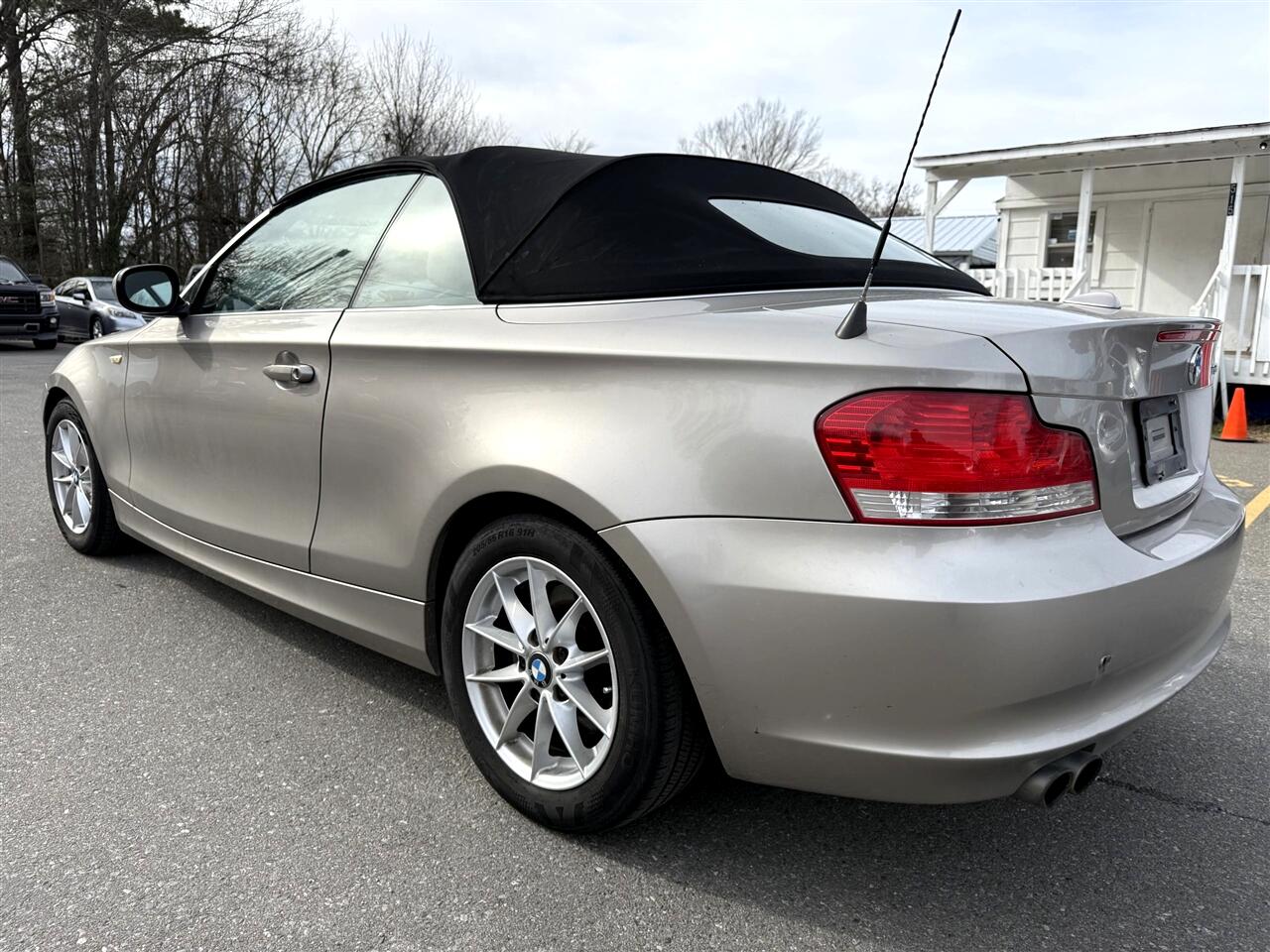 BMW 1-Series  2011