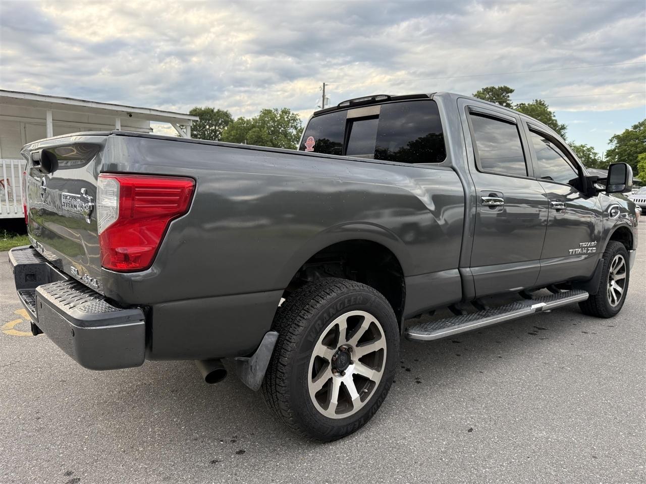 Nissan Titan XD  2018