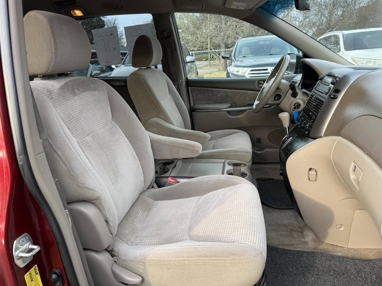 Toyota Sienna  2008