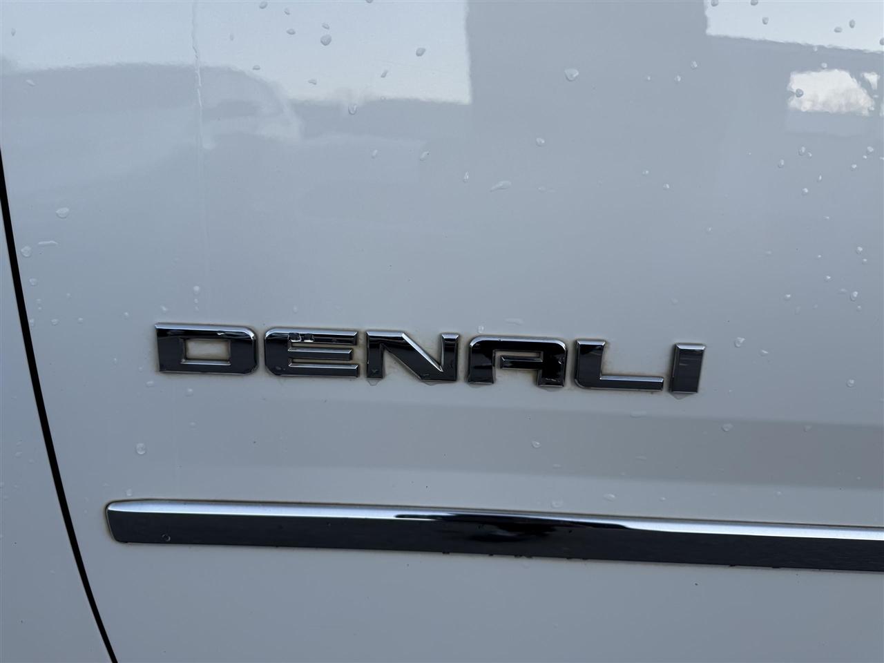 GMC Yukon Denali  2015