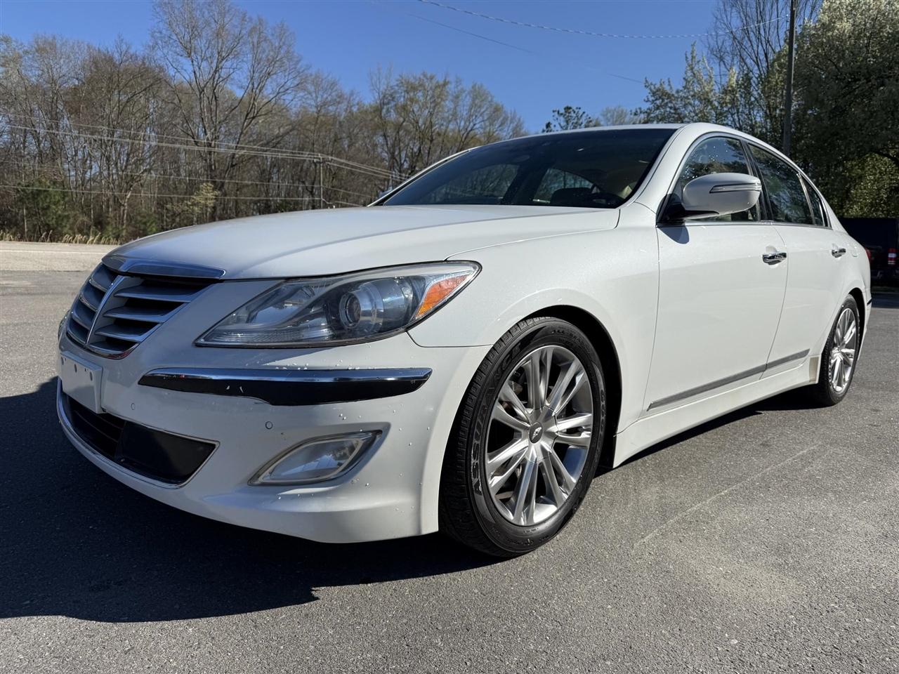 Hyundai Genesis  2012