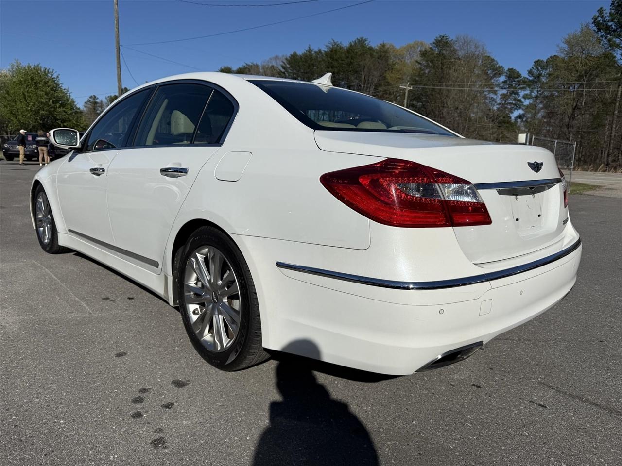 Hyundai Genesis  2012