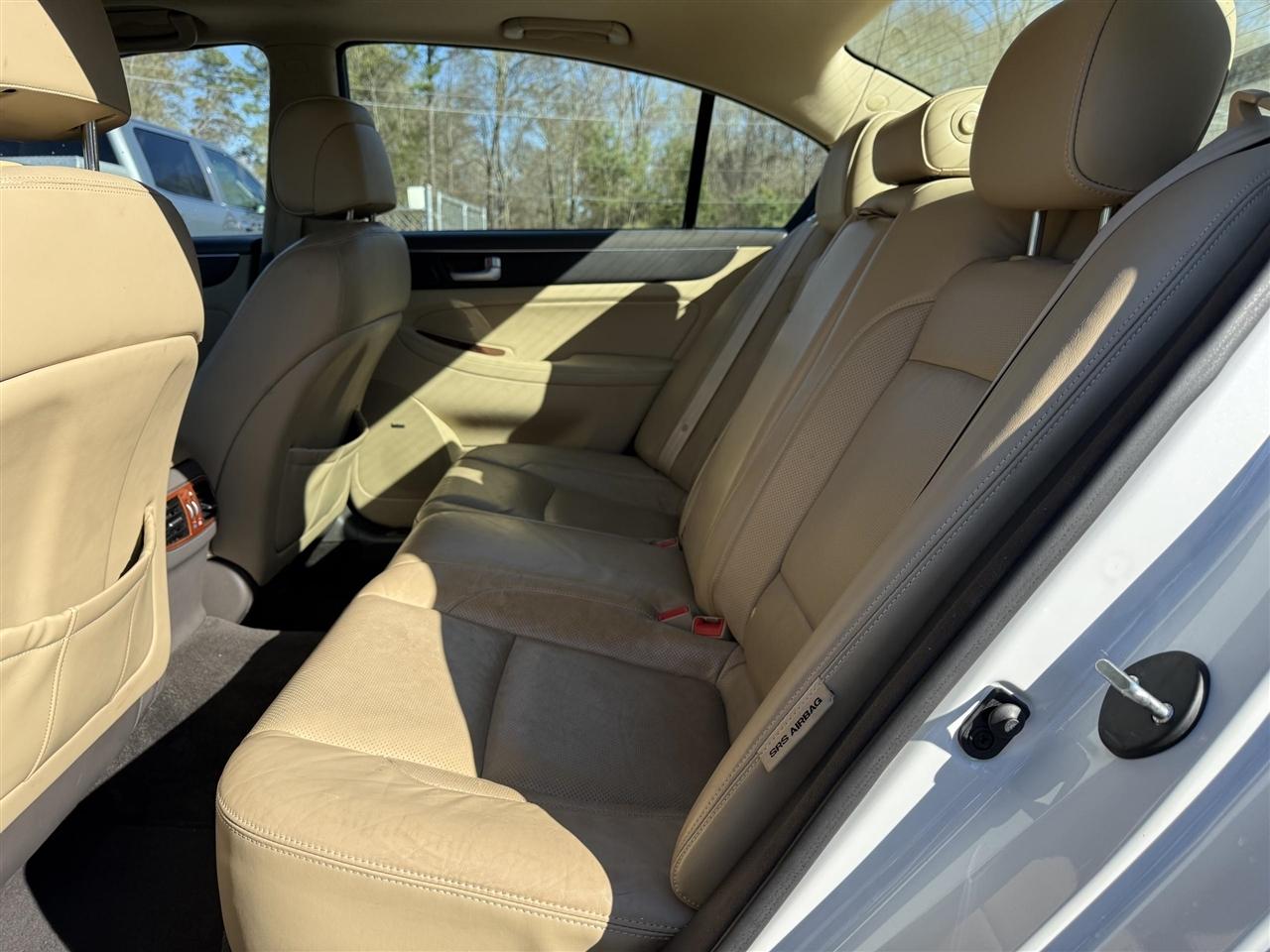 Hyundai Genesis  2012