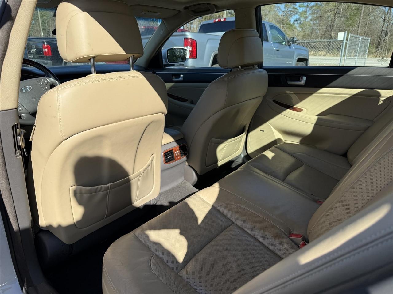 Hyundai Genesis  2012