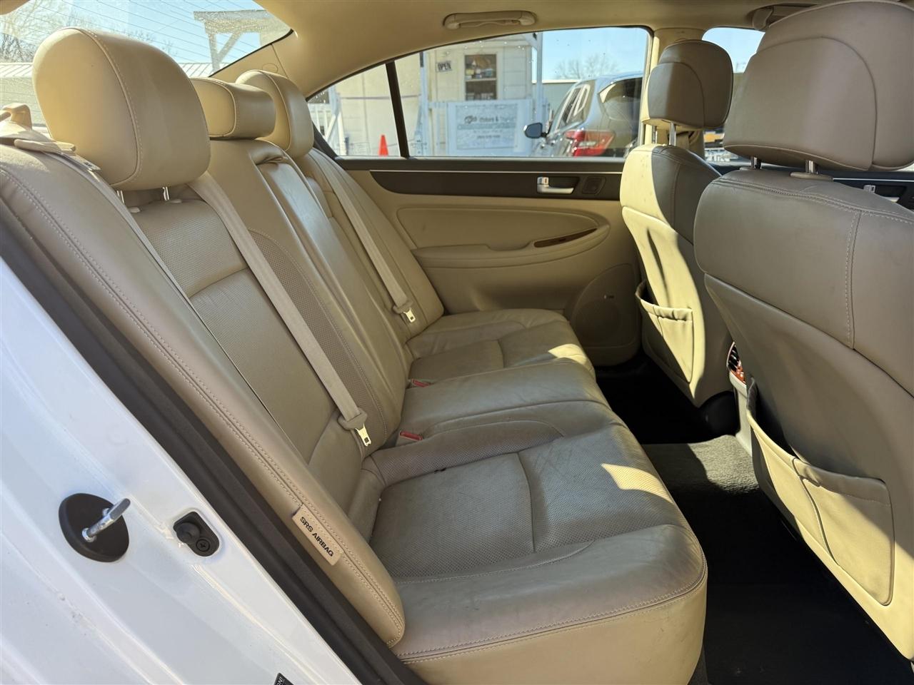 Hyundai Genesis  2012