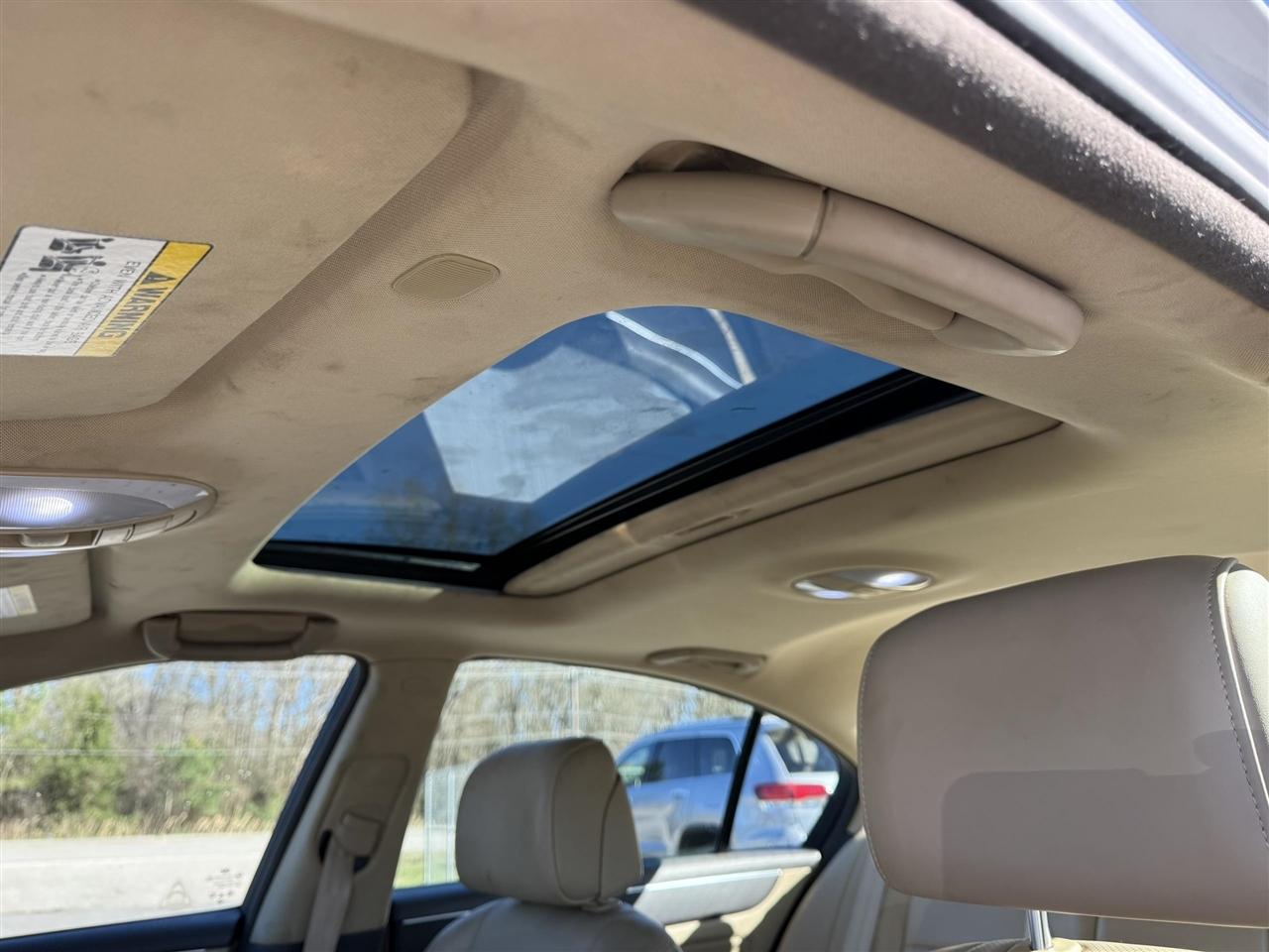 Hyundai Genesis  2012