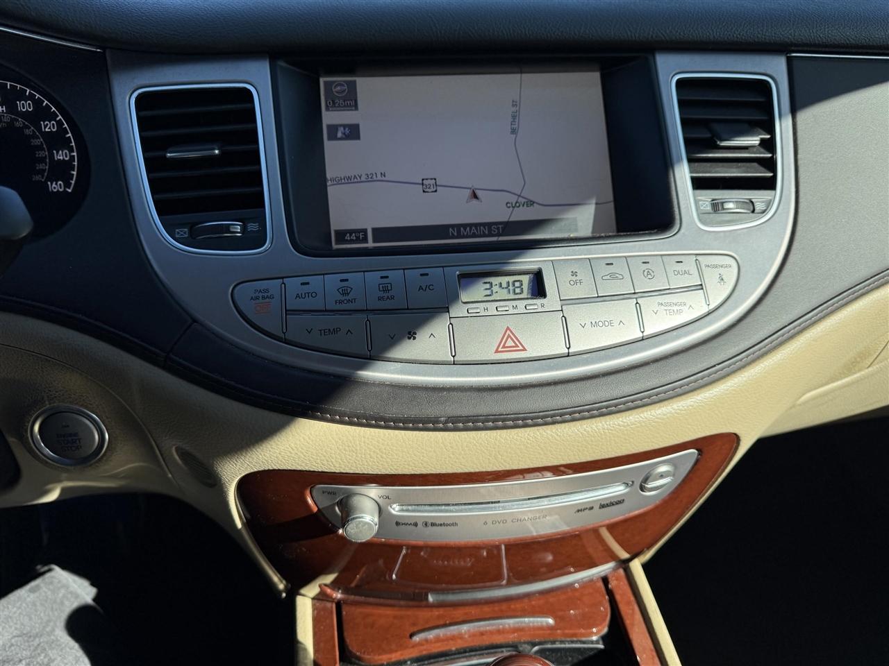 Hyundai Genesis  2012