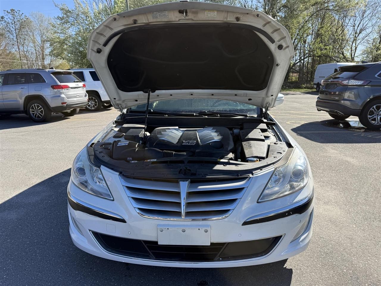 Hyundai Genesis  2012