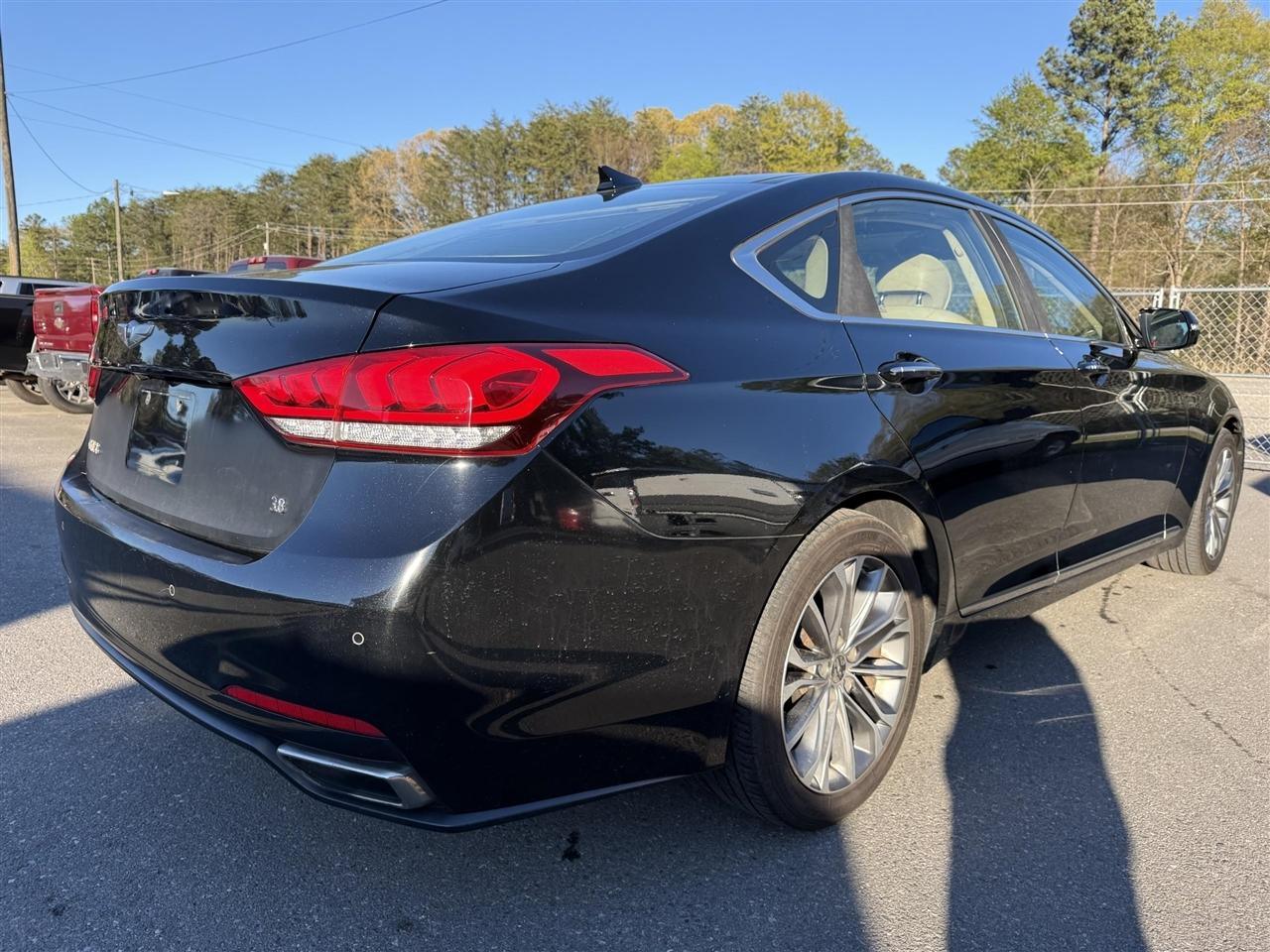 Hyundai Genesis  2015