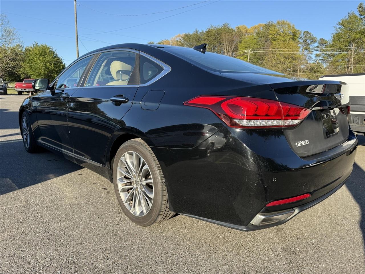 Hyundai Genesis  2015
