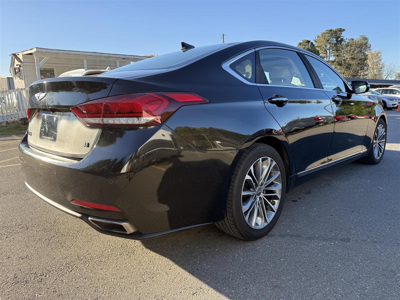 Hyundai Genesis  2015
