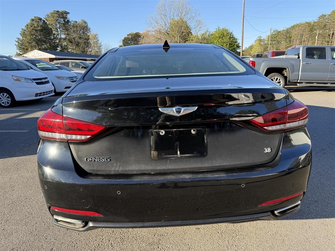 Hyundai Genesis  2015