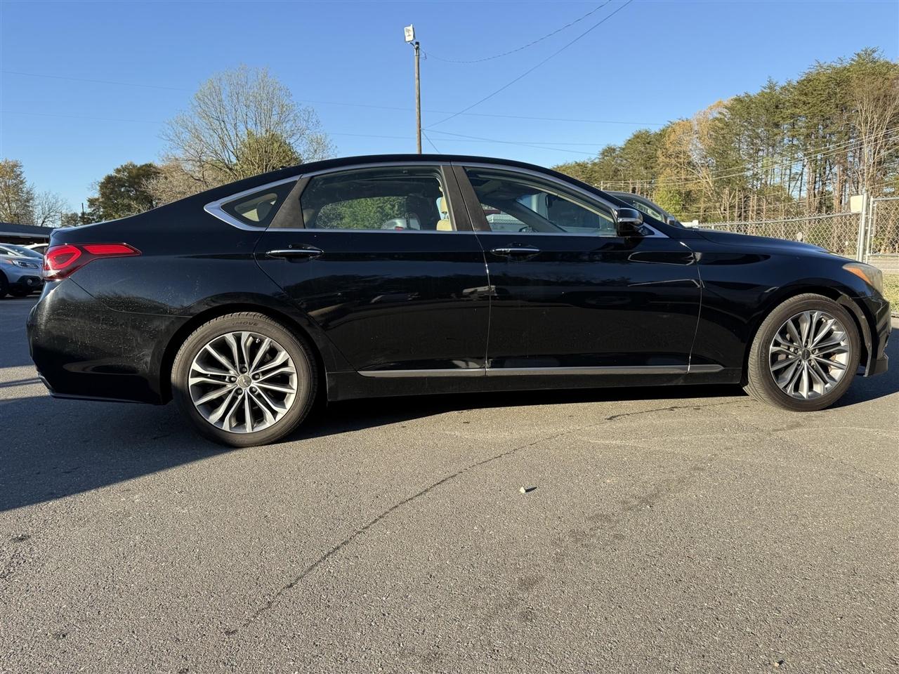 Hyundai Genesis  2015