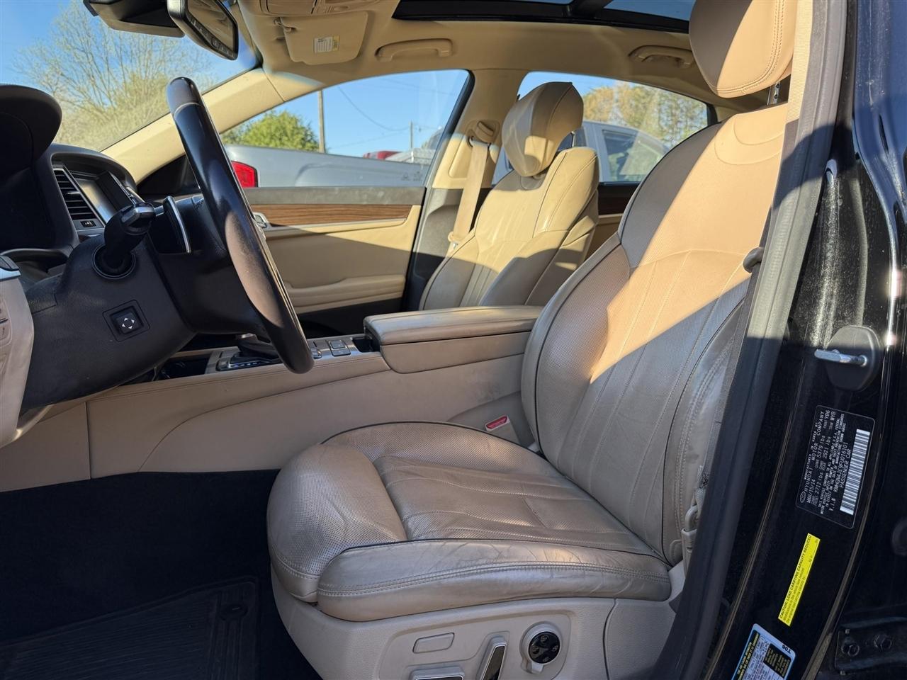 Hyundai Genesis  2015