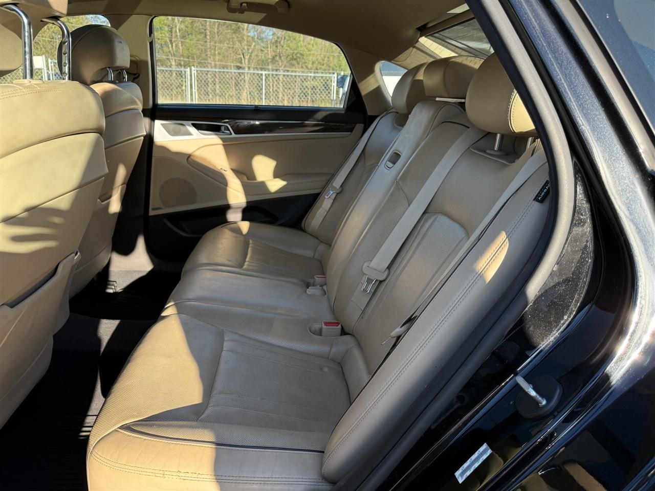 Hyundai Genesis  2015