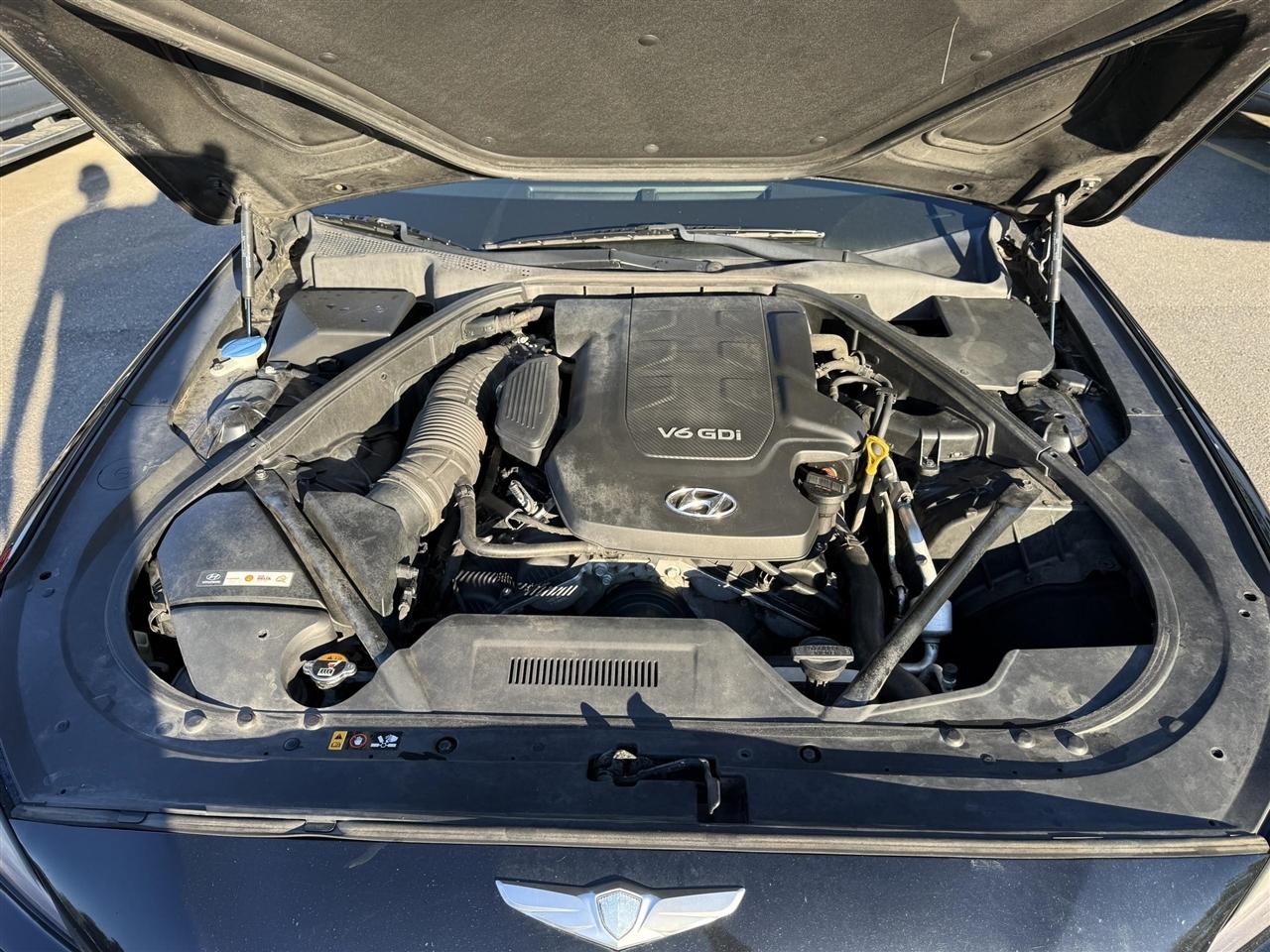 Hyundai Genesis  2015