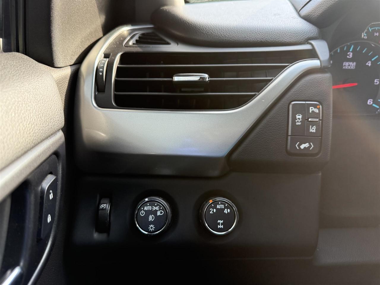 Chevrolet Tahoe  2015