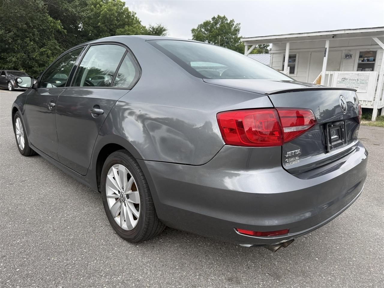 Volkswagen Jetta  2016