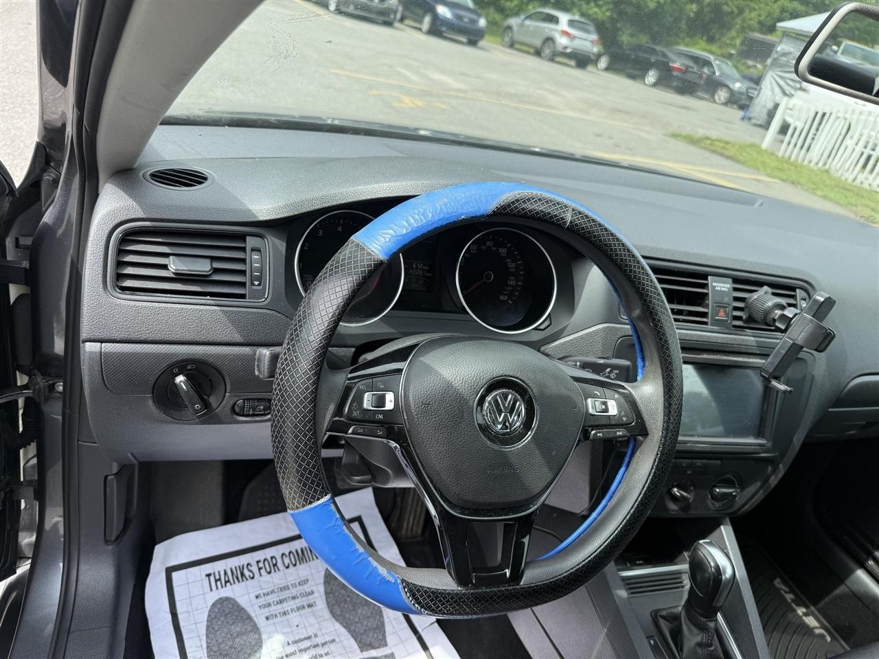 Volkswagen Jetta  2016