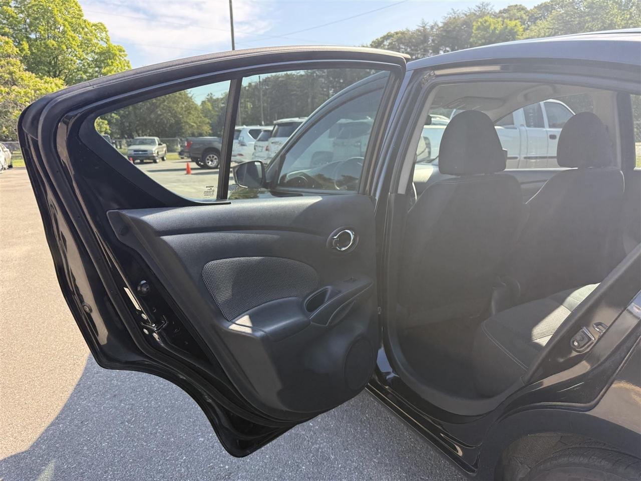 Nissan Versa  2016