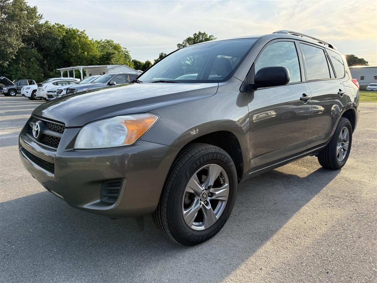 Toyota RAV4  2012