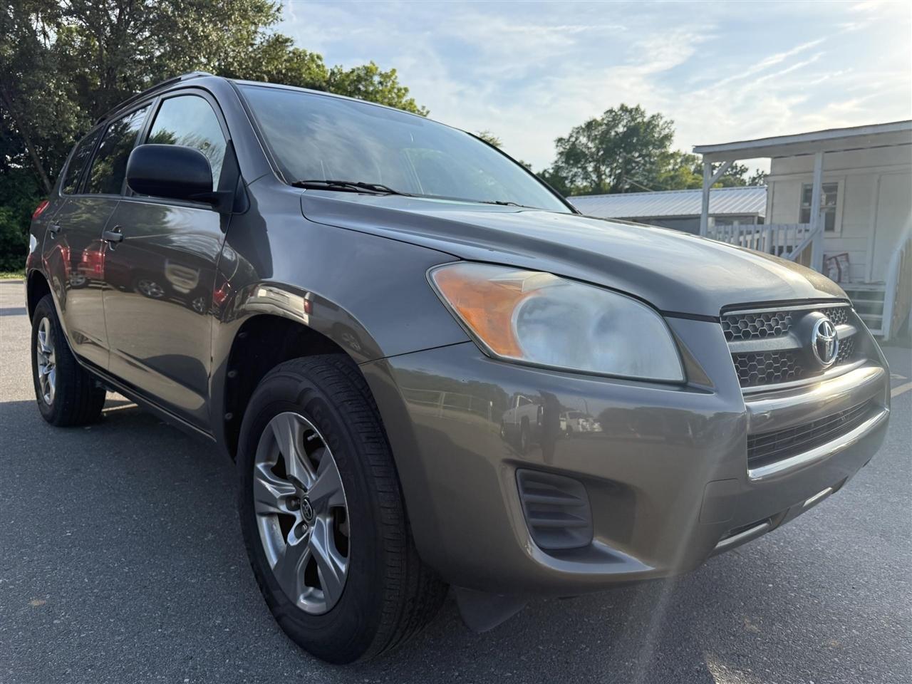 Toyota RAV4  2012