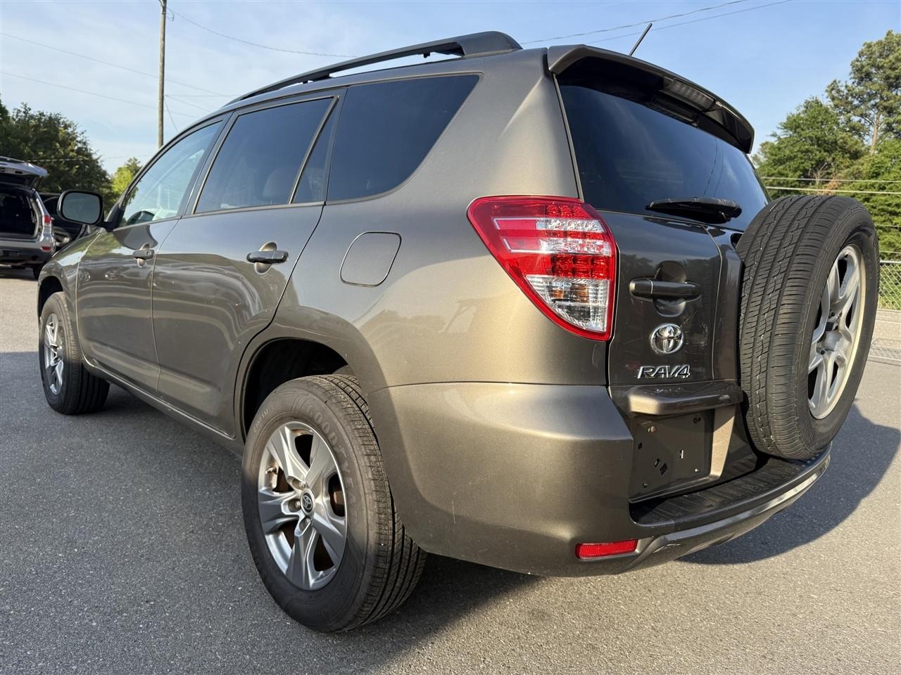Toyota RAV4  2012