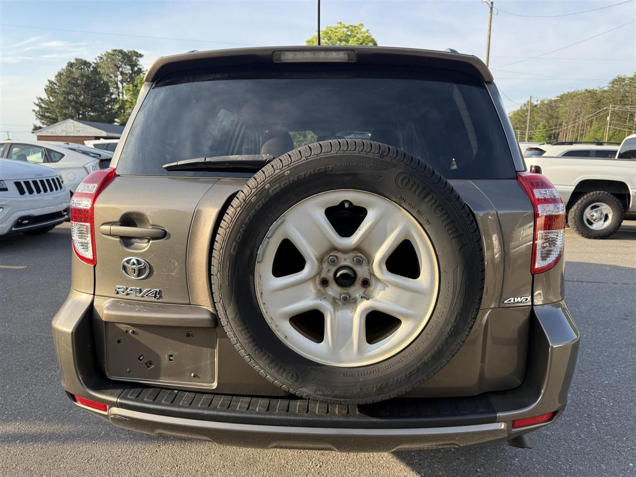 Toyota RAV4  2012
