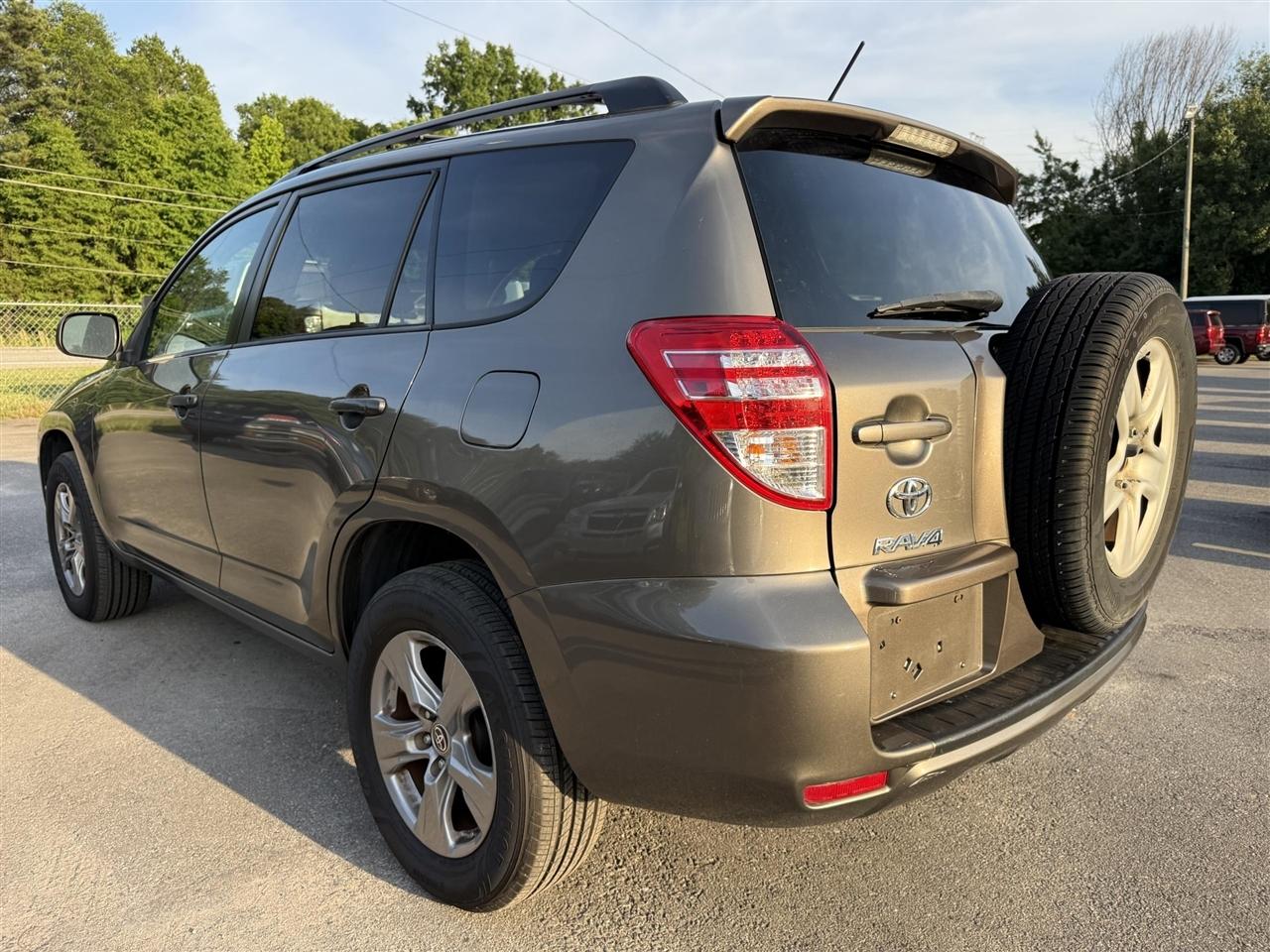 Toyota RAV4  2012