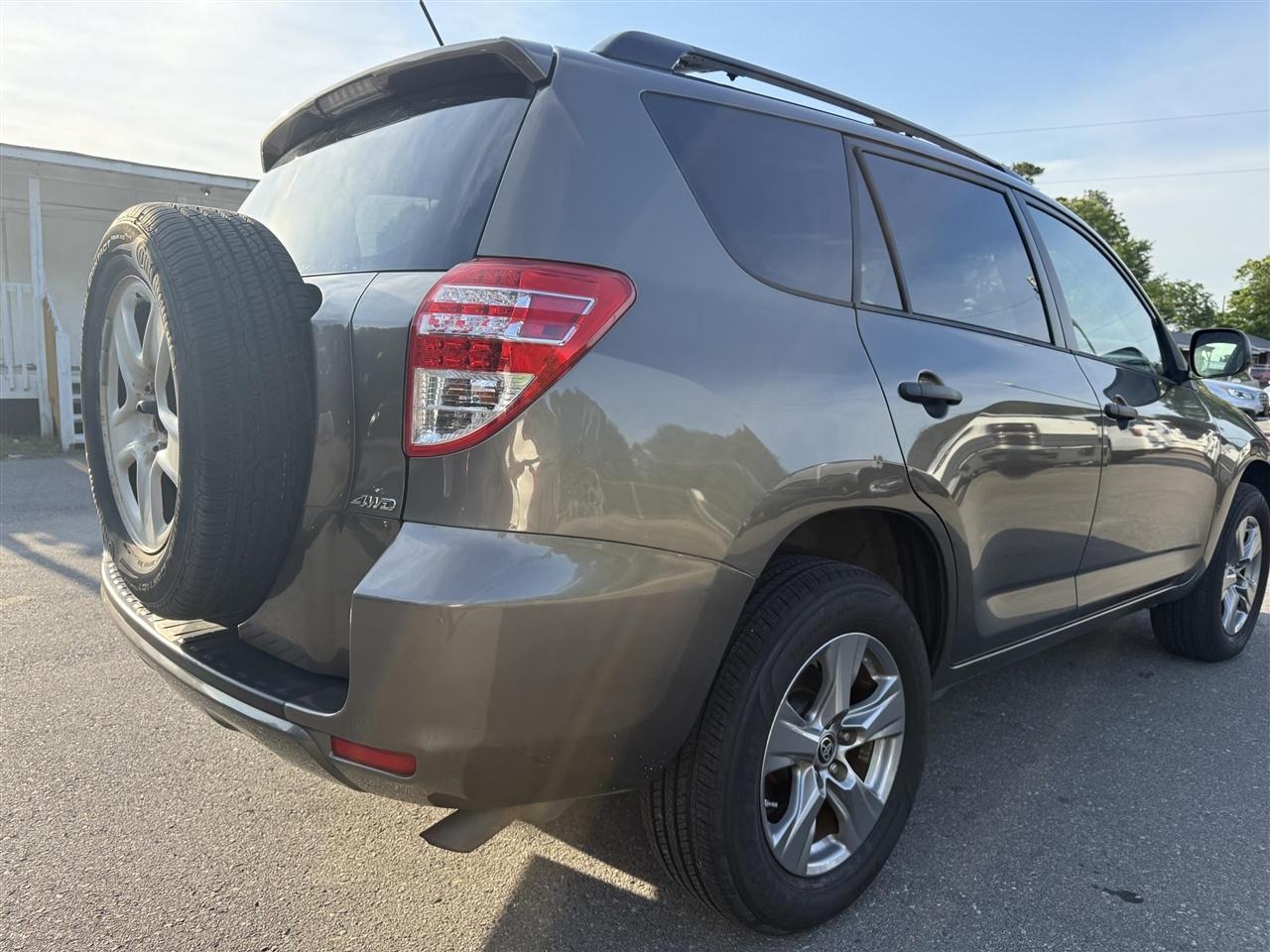 Toyota RAV4  2012