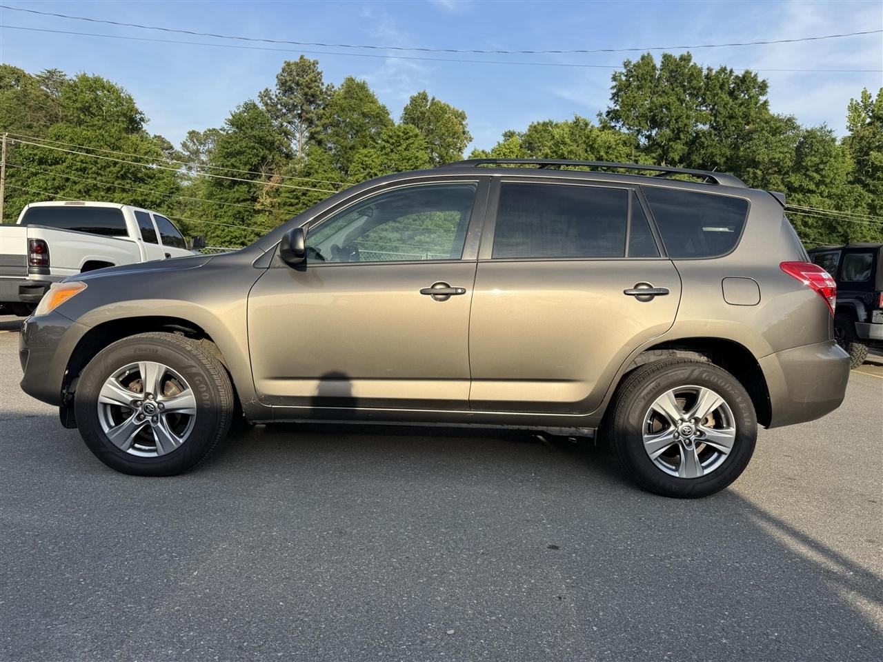 Toyota RAV4  2012