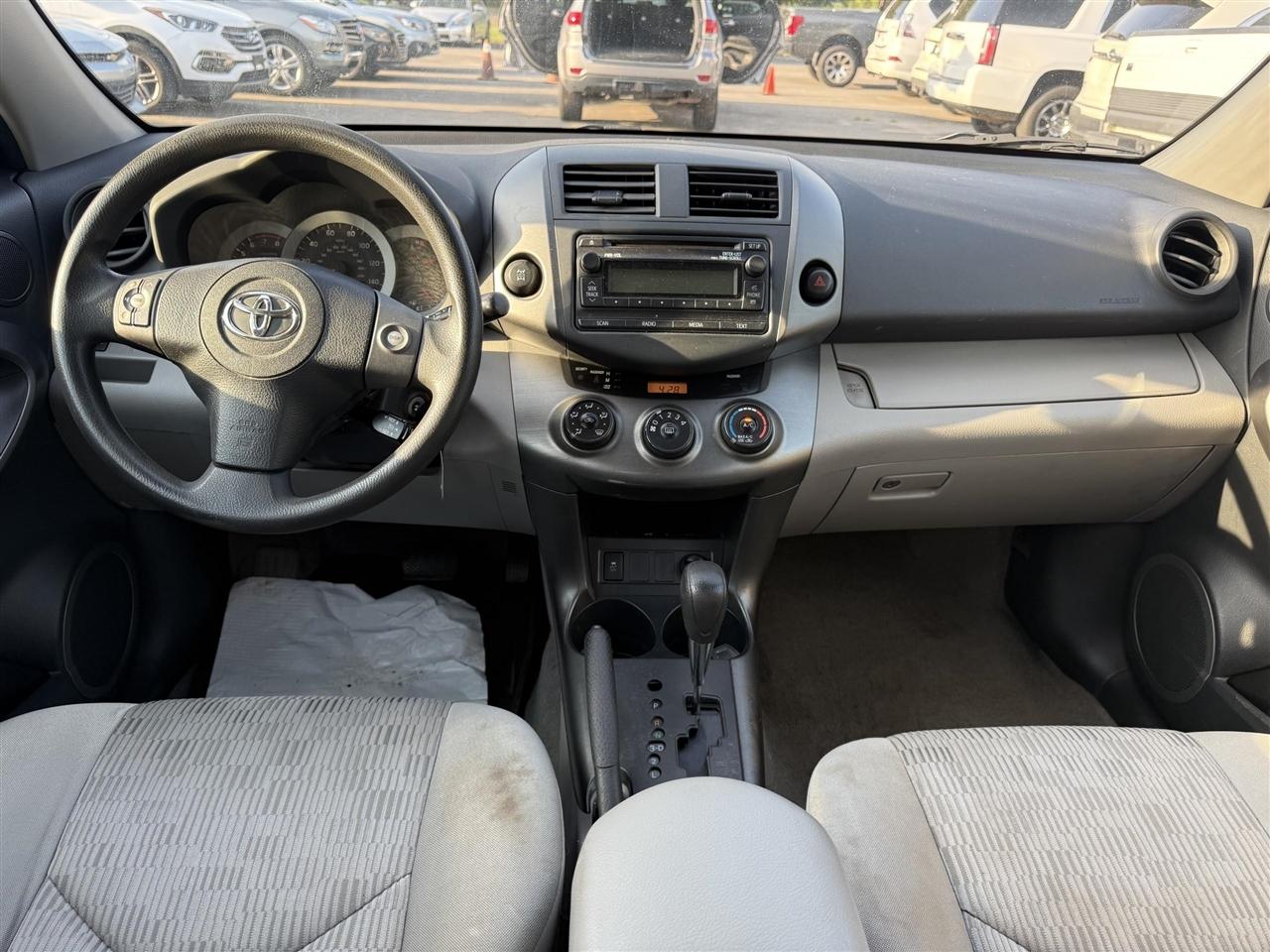 Toyota RAV4  2012
