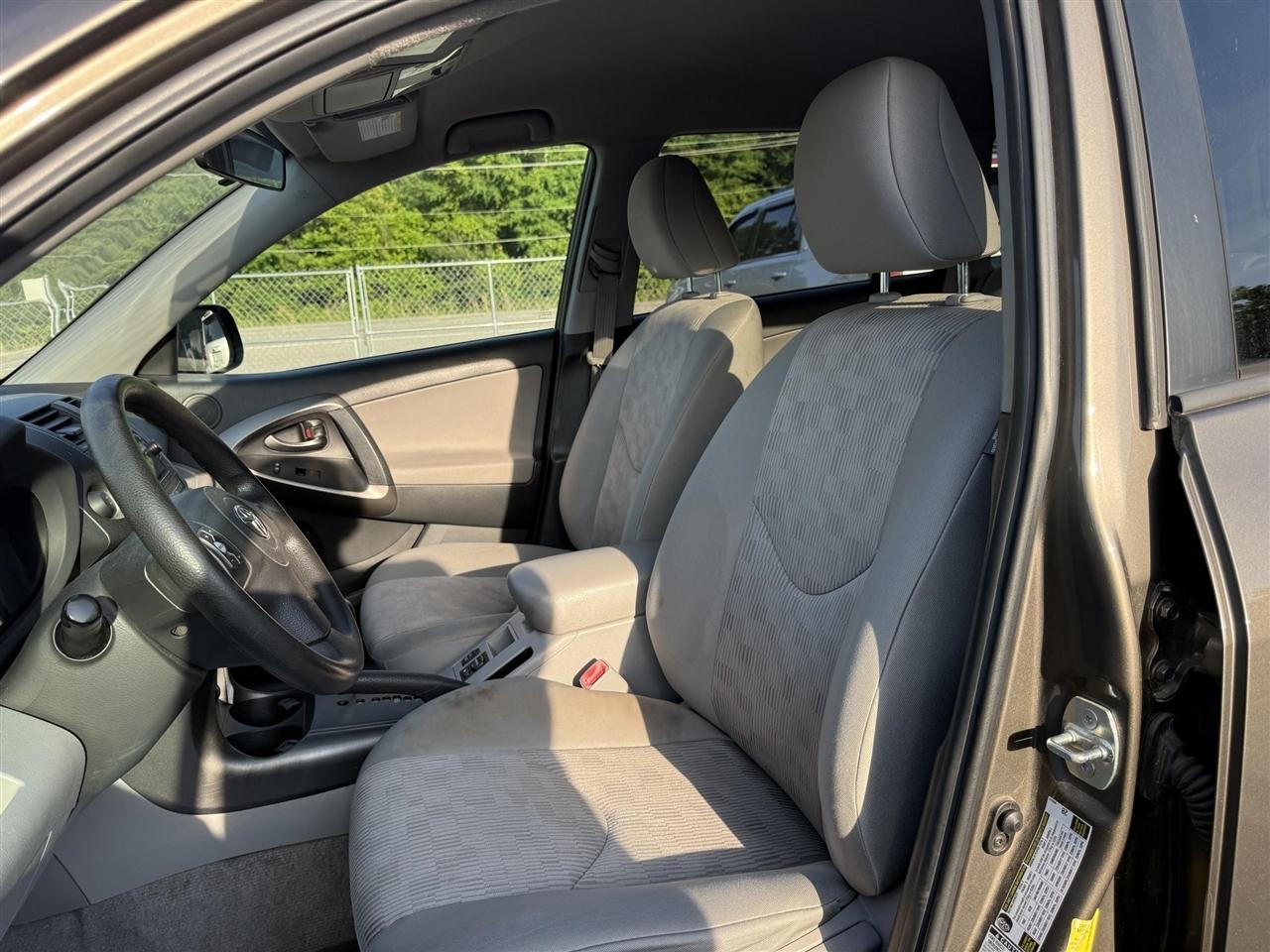 Toyota RAV4  2012
