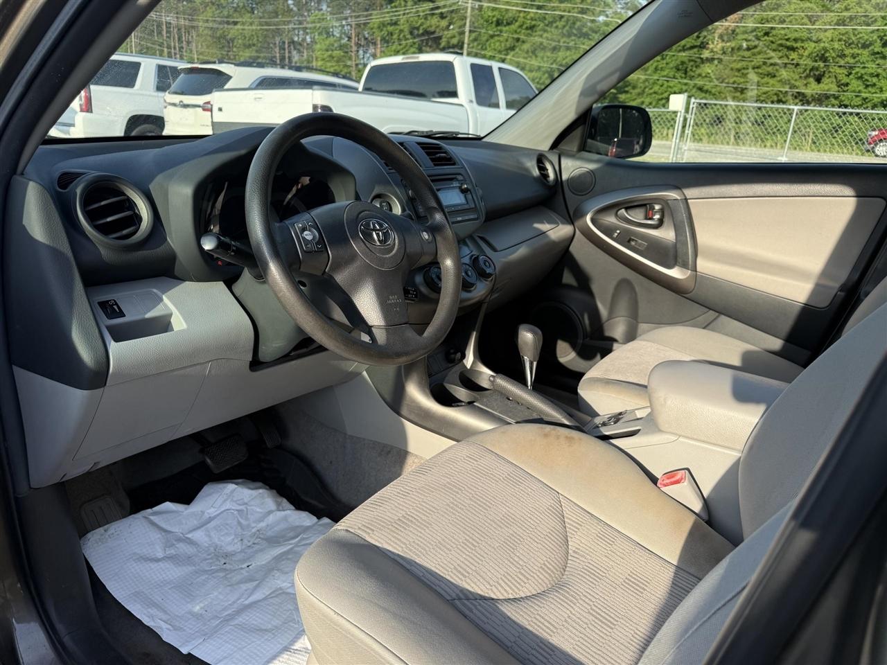 Toyota RAV4  2012