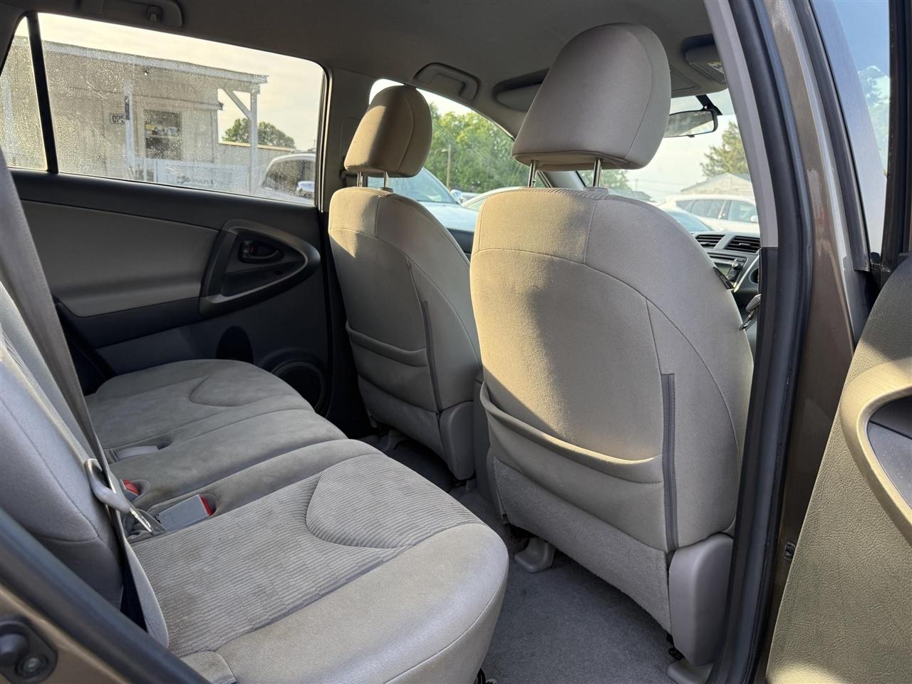 Toyota RAV4  2012