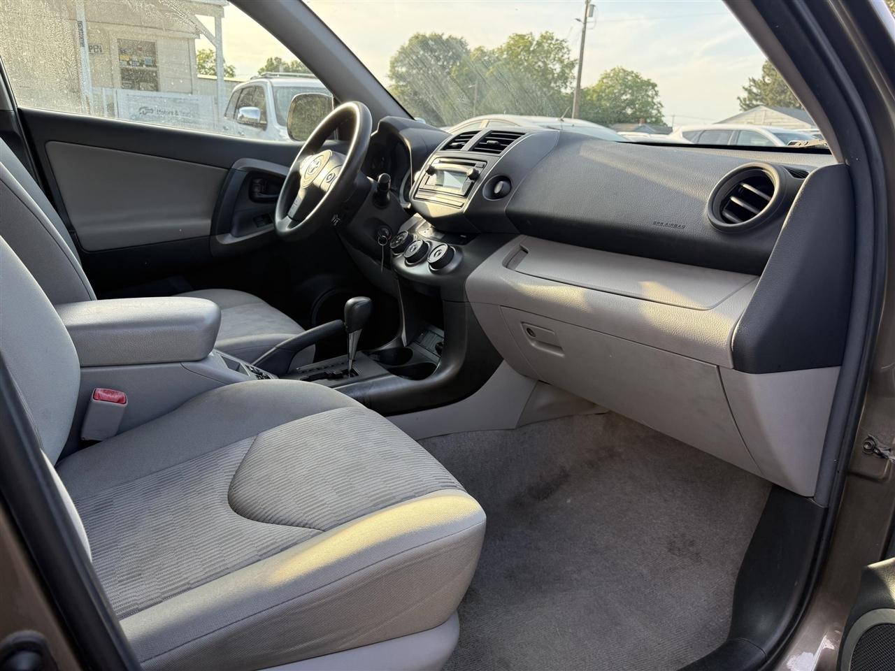 Toyota RAV4  2012