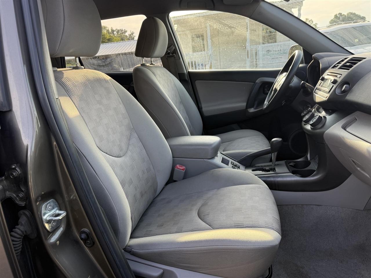 Toyota RAV4  2012