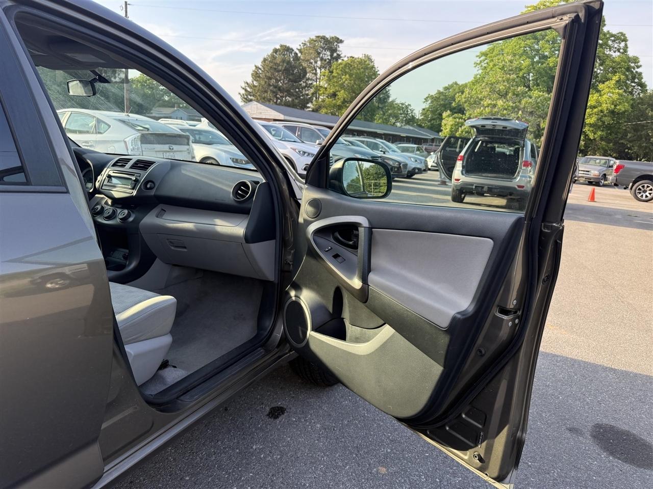 Toyota RAV4  2012