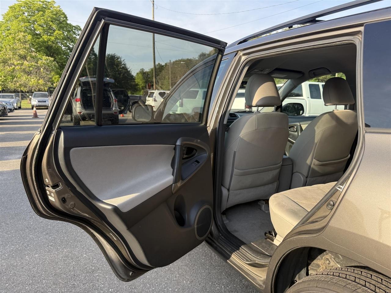 Toyota RAV4  2012