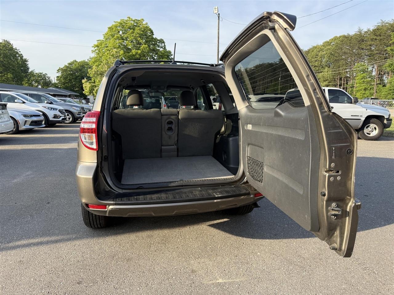Toyota RAV4  2012