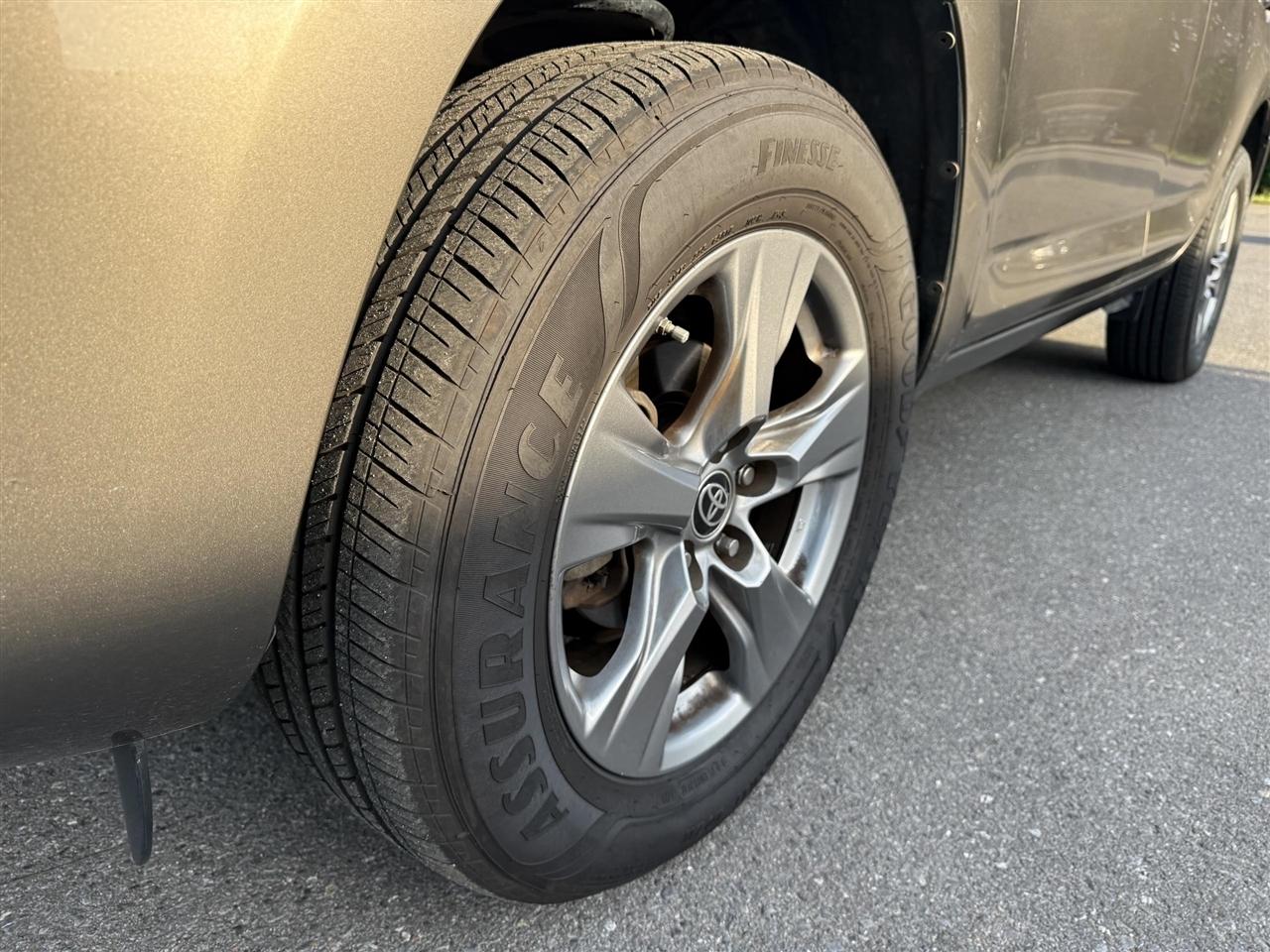 Toyota RAV4  2012