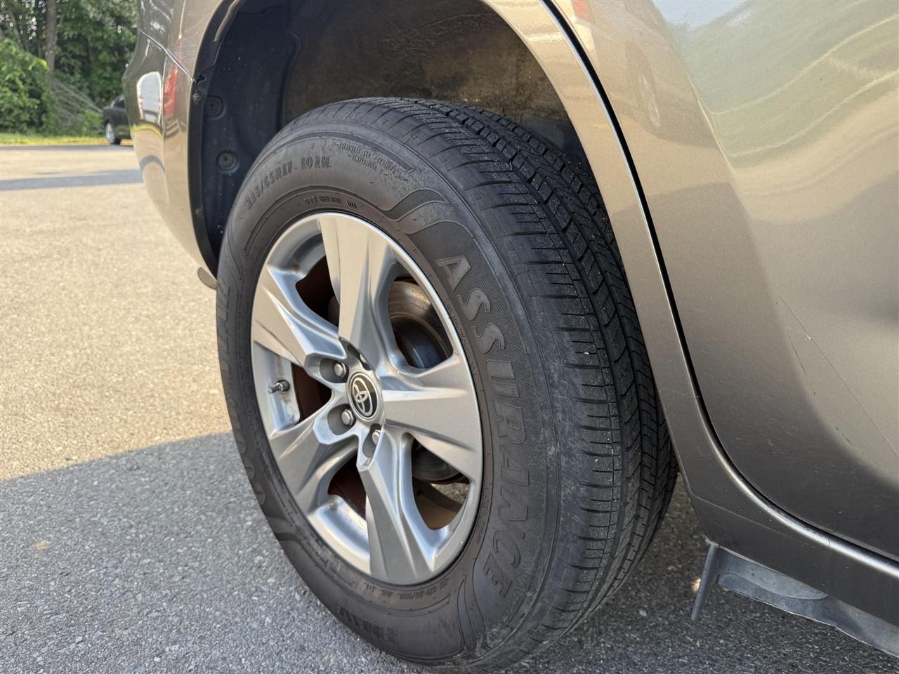 Toyota RAV4  2012