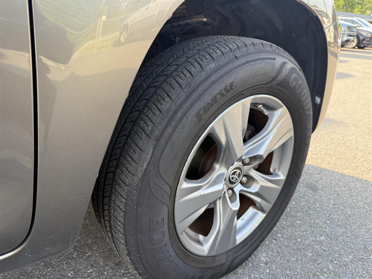 Toyota RAV4  2012
