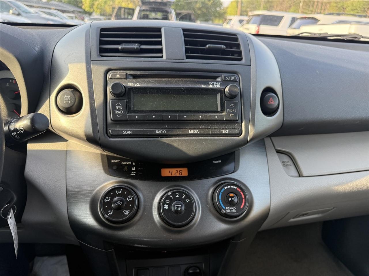 Toyota RAV4  2012