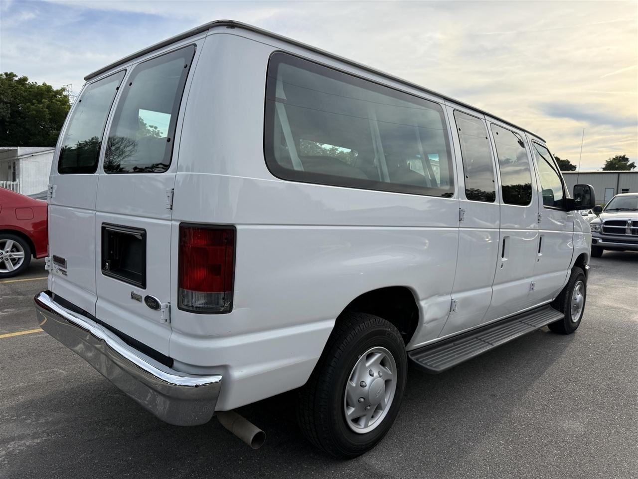 Ford Econoline  2013