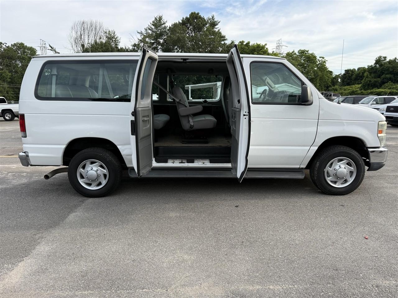 Ford Econoline  2013